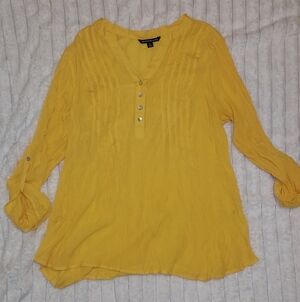 4/$18 Zac & Rachel Yellow Pleated Blouse